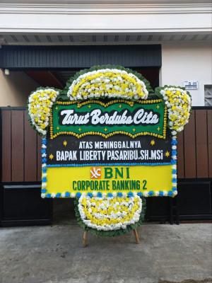 Papan Bunga Duka di Simpang Haru